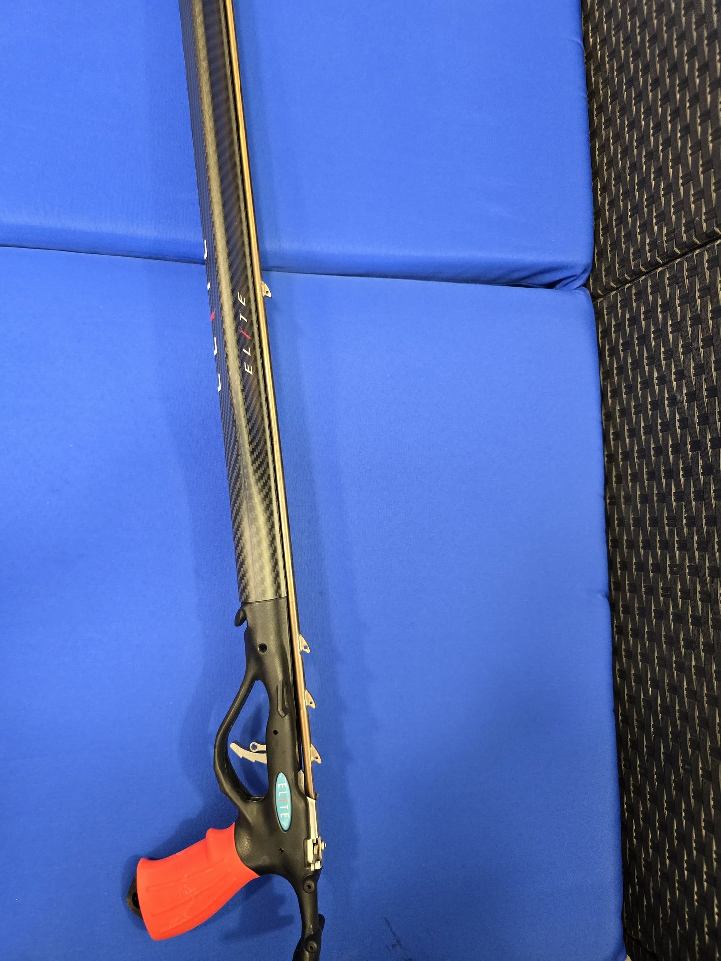 Elite Carbon Fiber Speargun — Floating | 100 / 110 / 120 cm