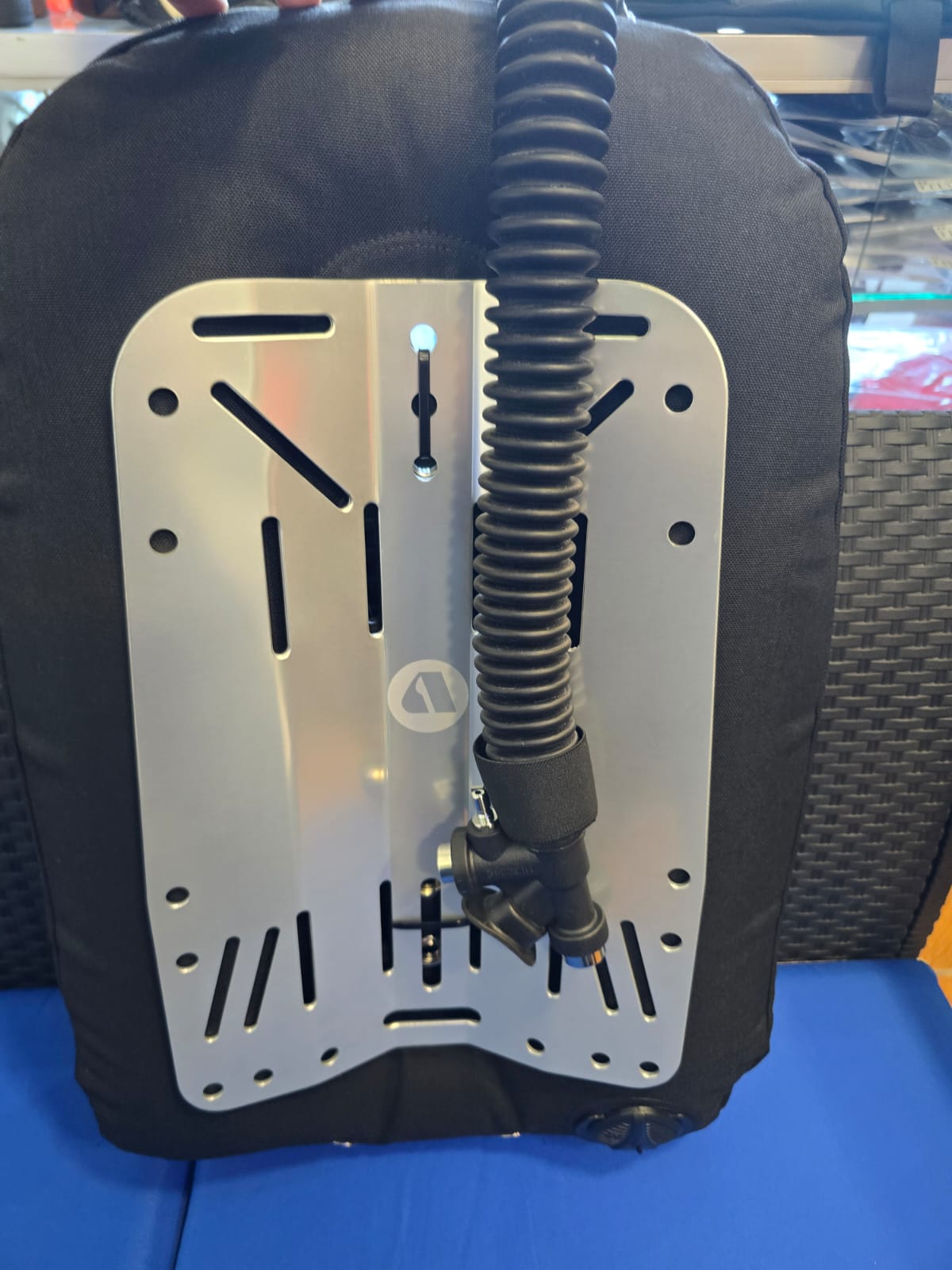 Apex WTI D40 Wing BCD – 40L Lift | New in Box